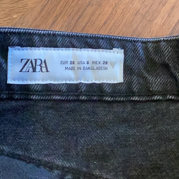 Zara Black Jean Shorts High-Waisted Distressed - Picture 2 of 3